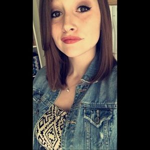 Meet your Posher, Brittney